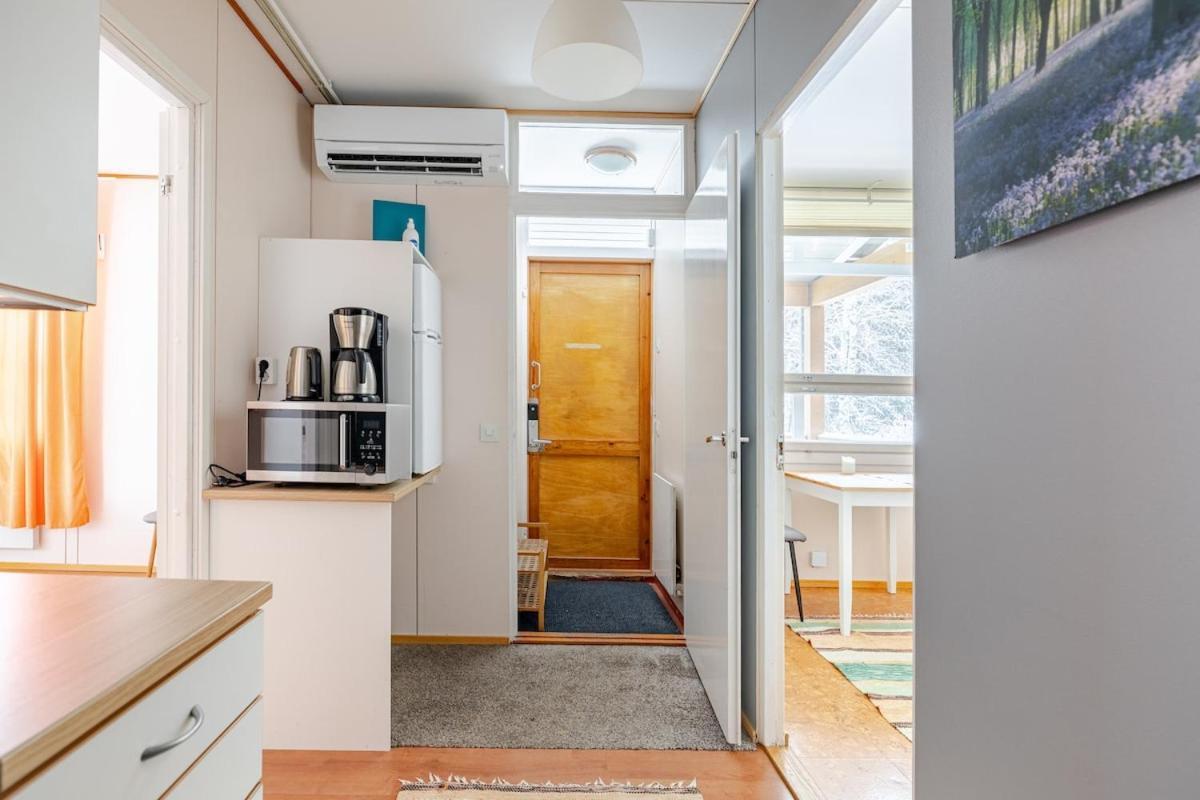 Bungalow House Flat In Rekola 33M2 Vantaa Eksteriør billede